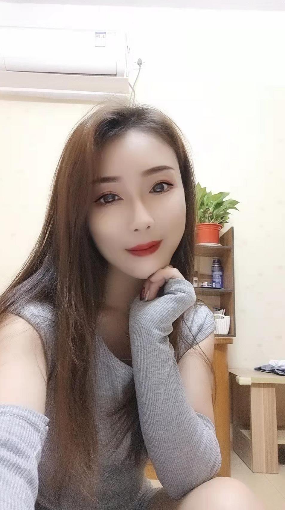 天河小身材匀称甜甜